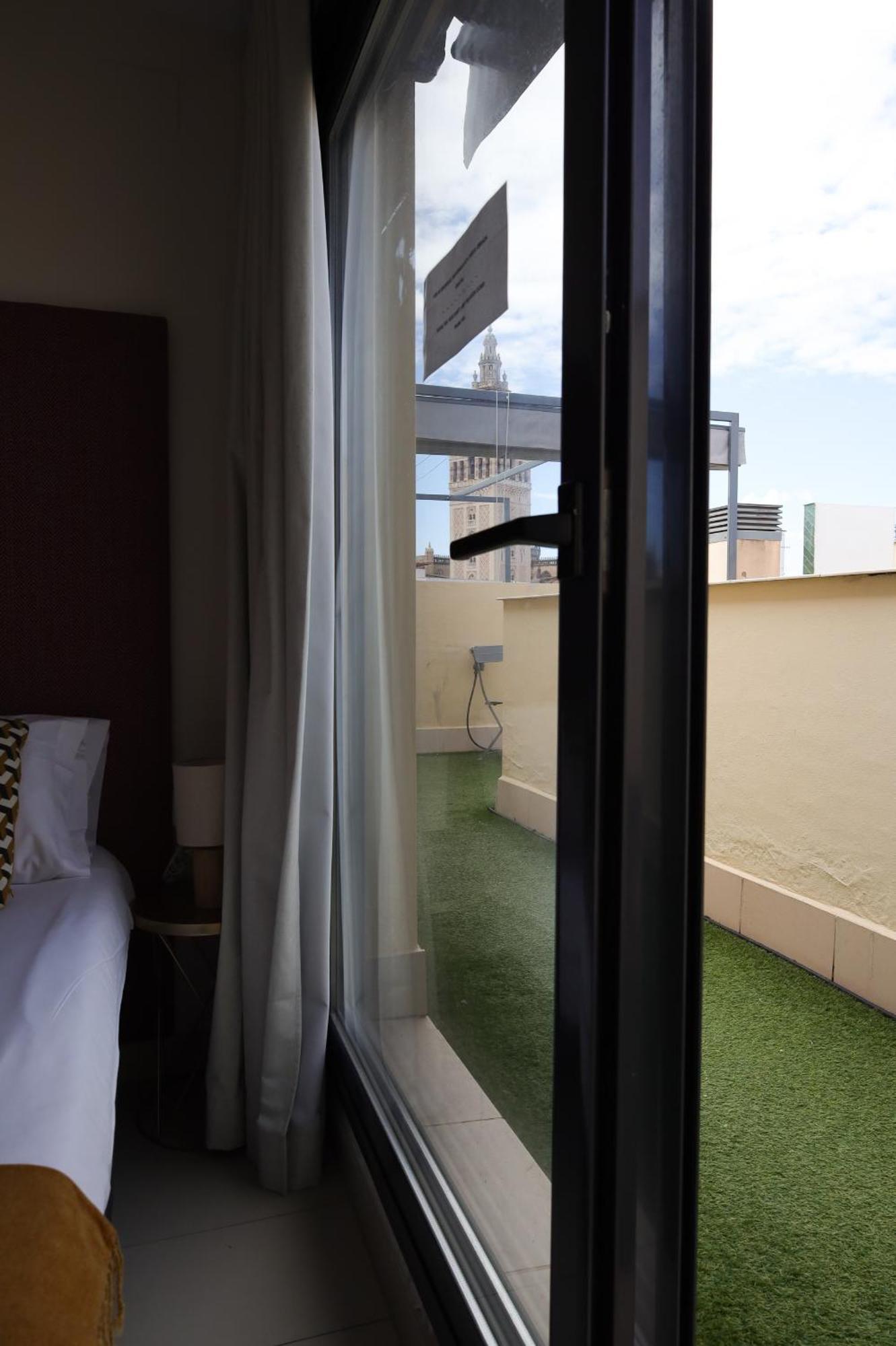 Guzman El Bueno Suites Séville Extérieur photo